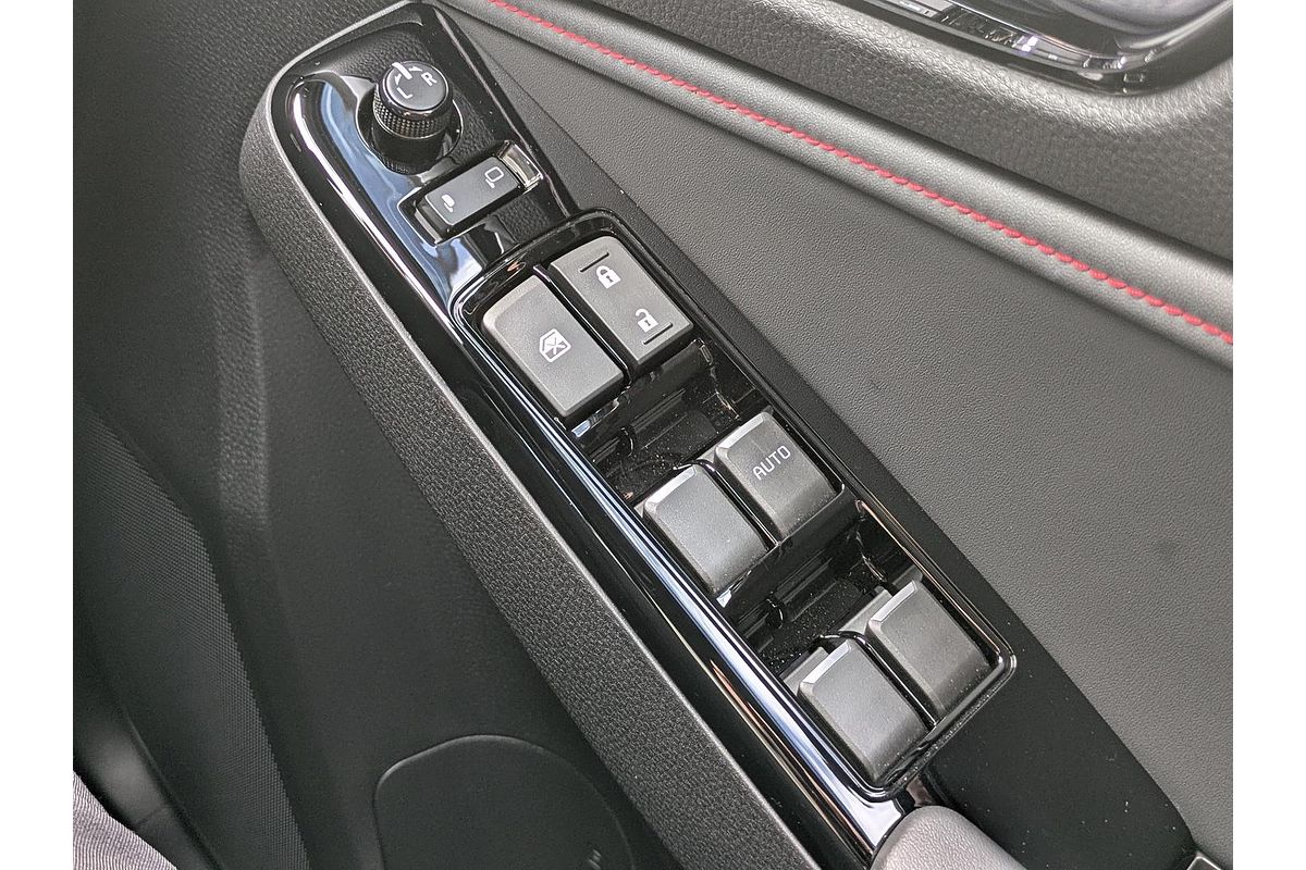 2025 Isuzu MU-X X-TERRAIN