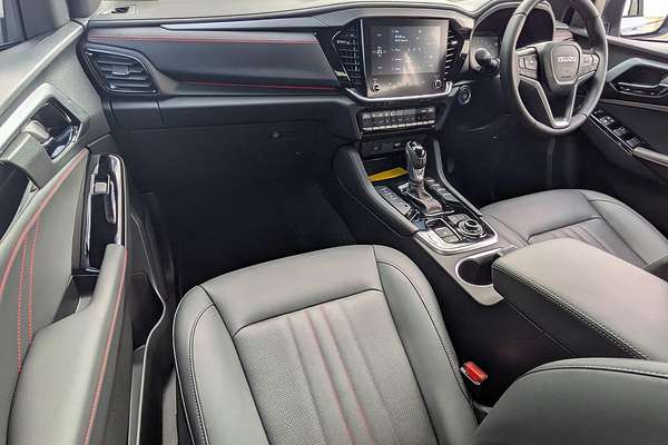 2025 Isuzu MU-X X-TERRAIN