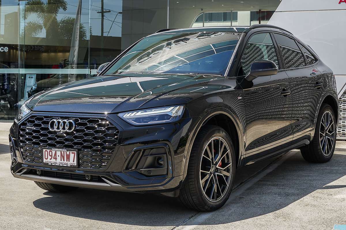 2025 Audi Q5 55 TFSI e S line FY