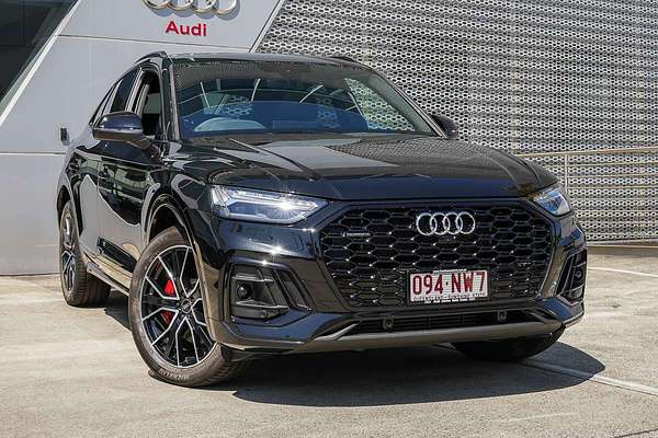 2025 Audi Q5 55 TFSI e S line FY