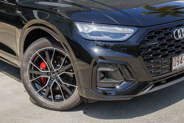 2025 Audi Q5 55 TFSI e S line FY