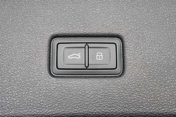 2025 Audi Q5 55 TFSI e S line FY