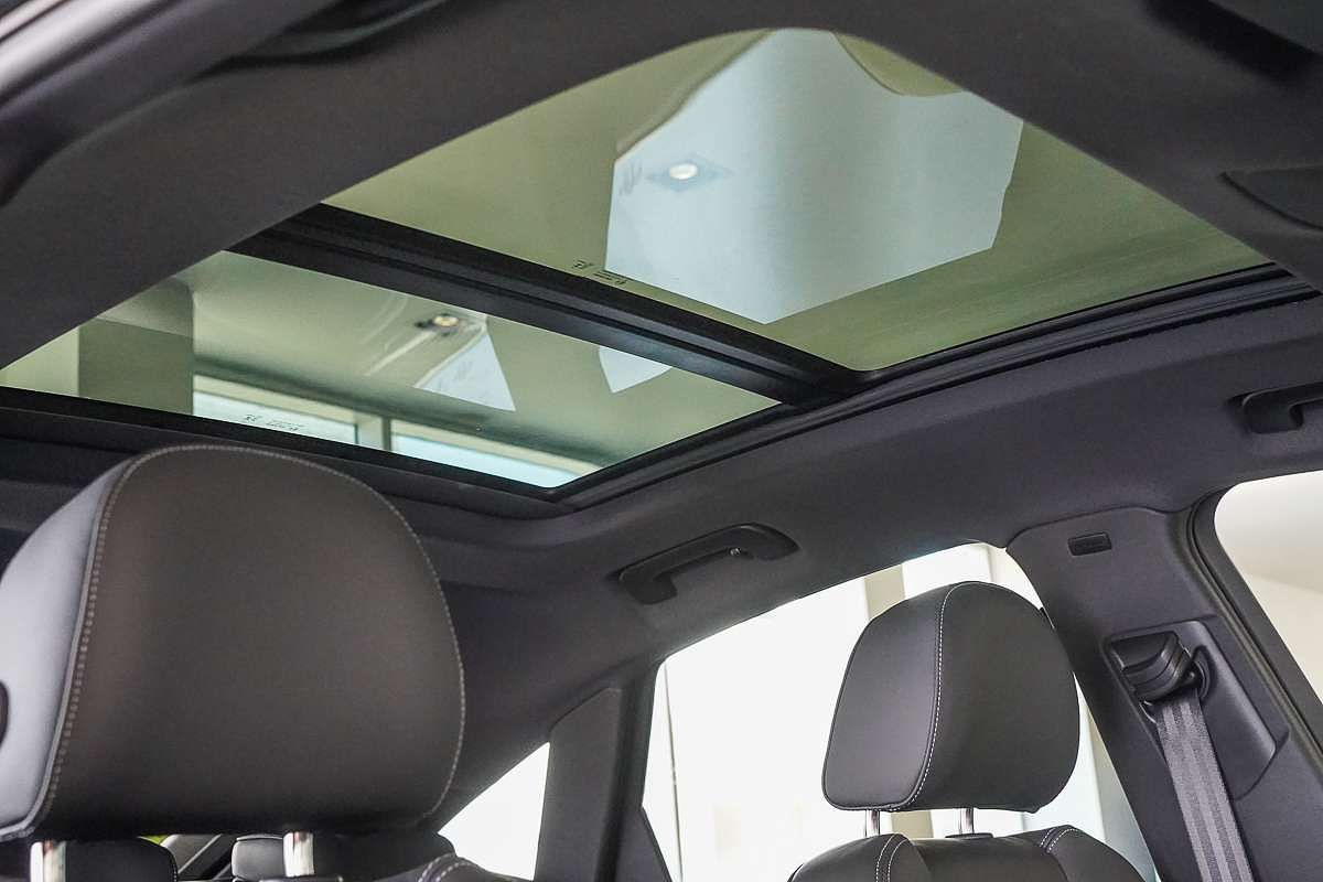 2025 Audi Q5 55 TFSI e S line FY