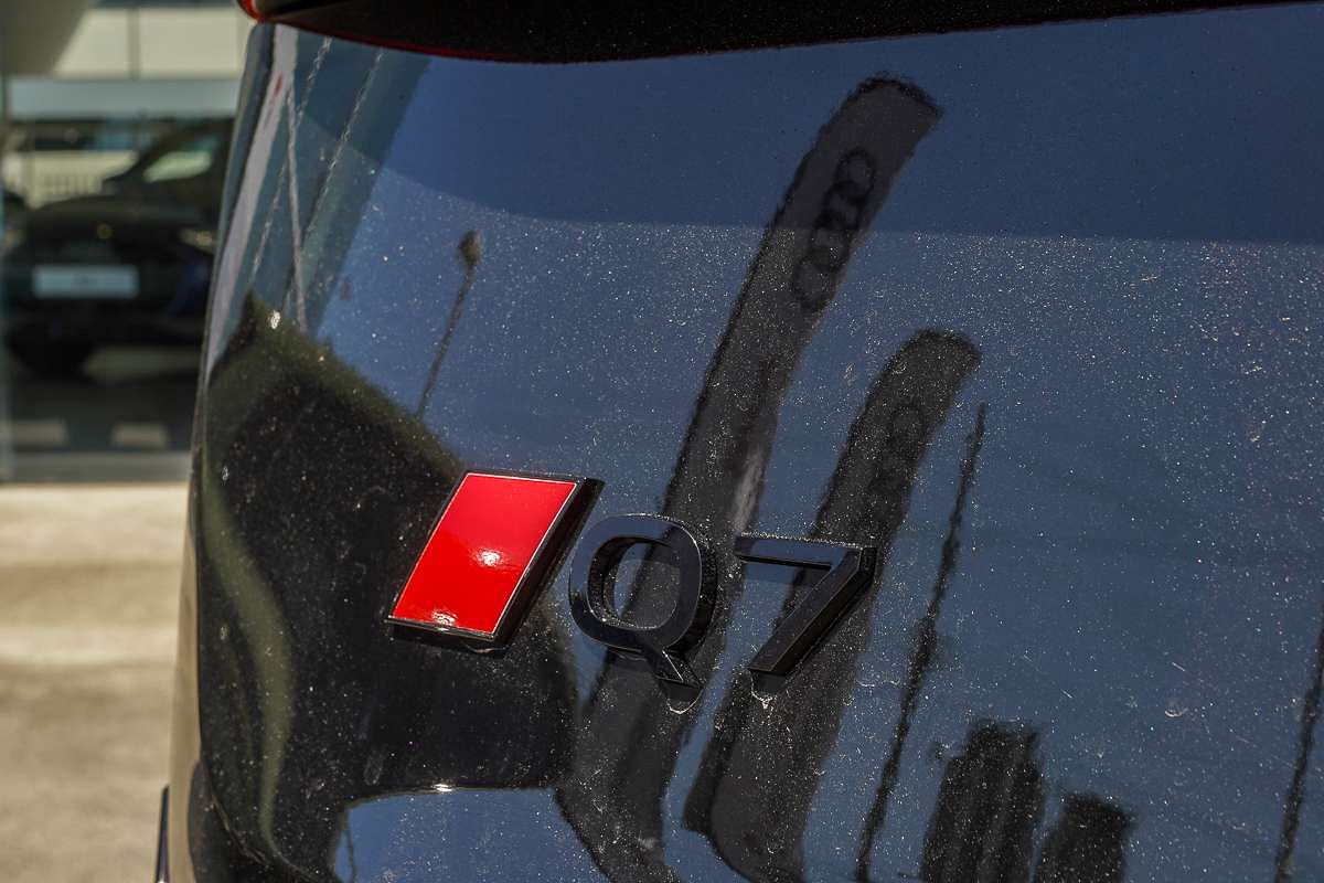 2024 Audi Q7 55 TFSI S line 4M