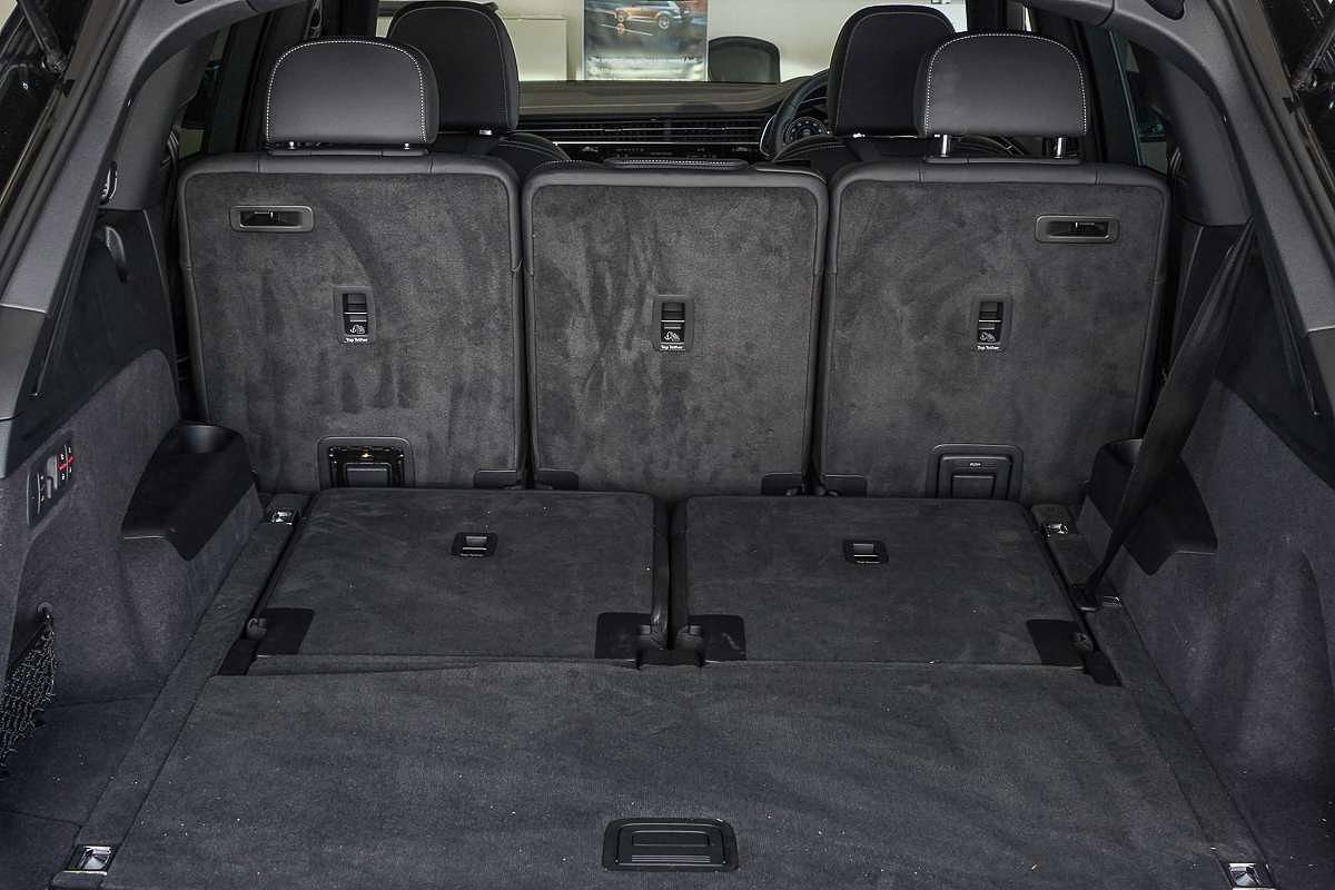 2024 Audi Q7 55 TFSI S line 4M