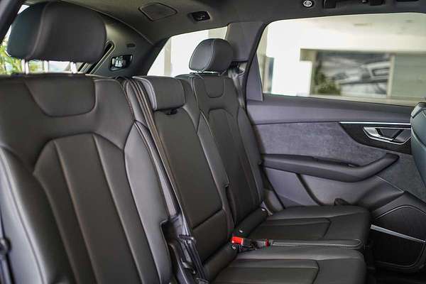 2024 Audi Q7 55 TFSI S line 4M