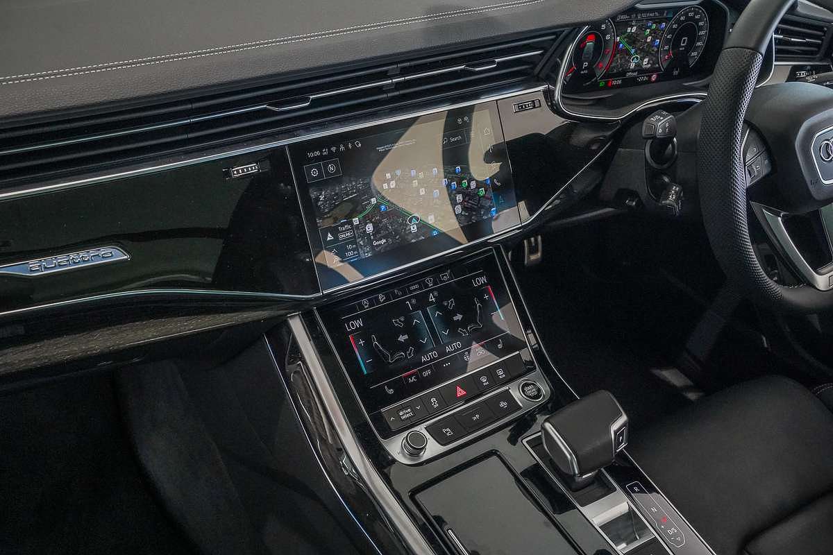 2024 Audi Q7 55 TFSI S line 4M