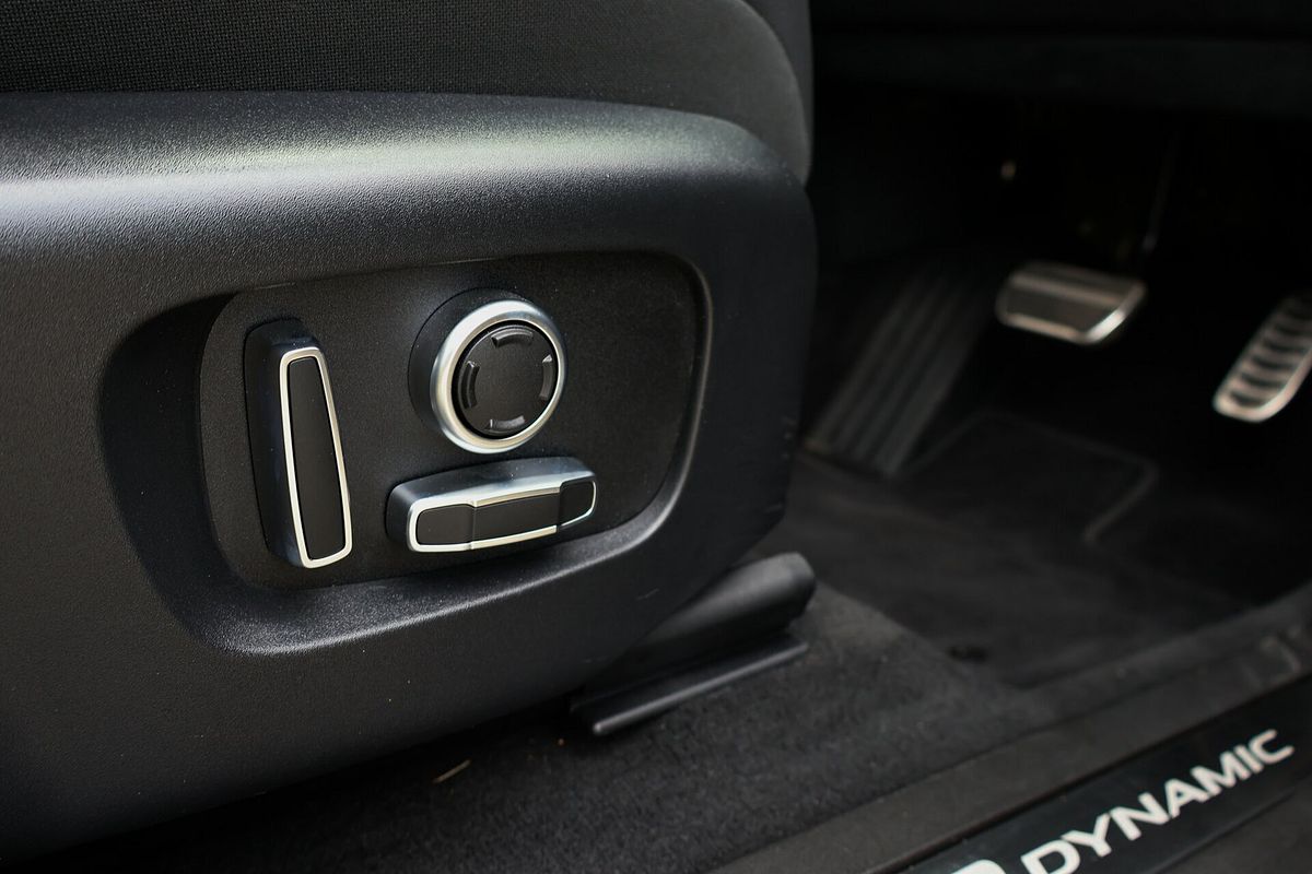 2022 Land Rover Range Rover Evoque P250 R-Dynamic SE L551