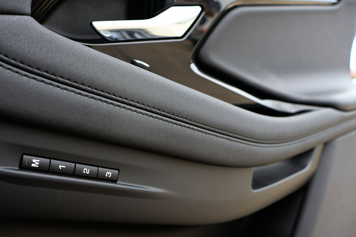 2022 Land Rover Range Rover Evoque P250 R-Dynamic SE L551