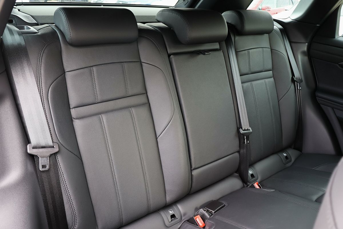 2022 Land Rover Range Rover Evoque P250 R-Dynamic SE L551