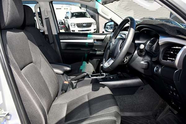 2024 Toyota Hilux SR5 48V GUN126R 4X4