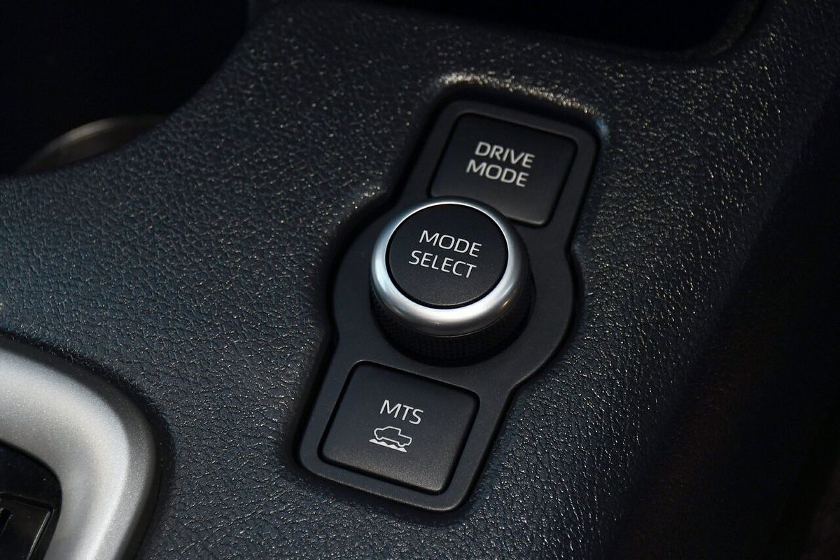 2024 Toyota Hilux SR5 48V GUN126R 4X4
