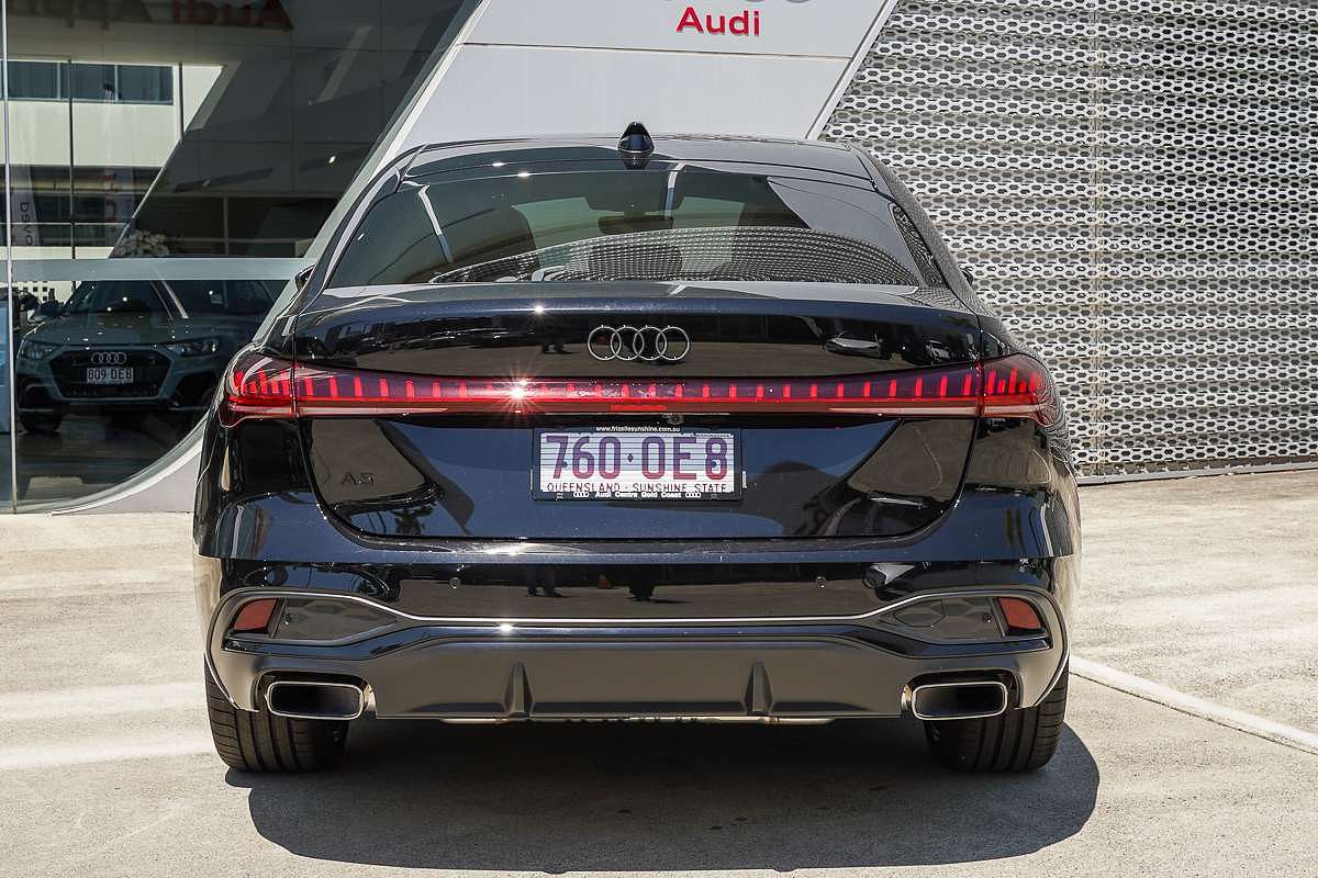 2025 Audi A5 TFSI 150kW S line B10