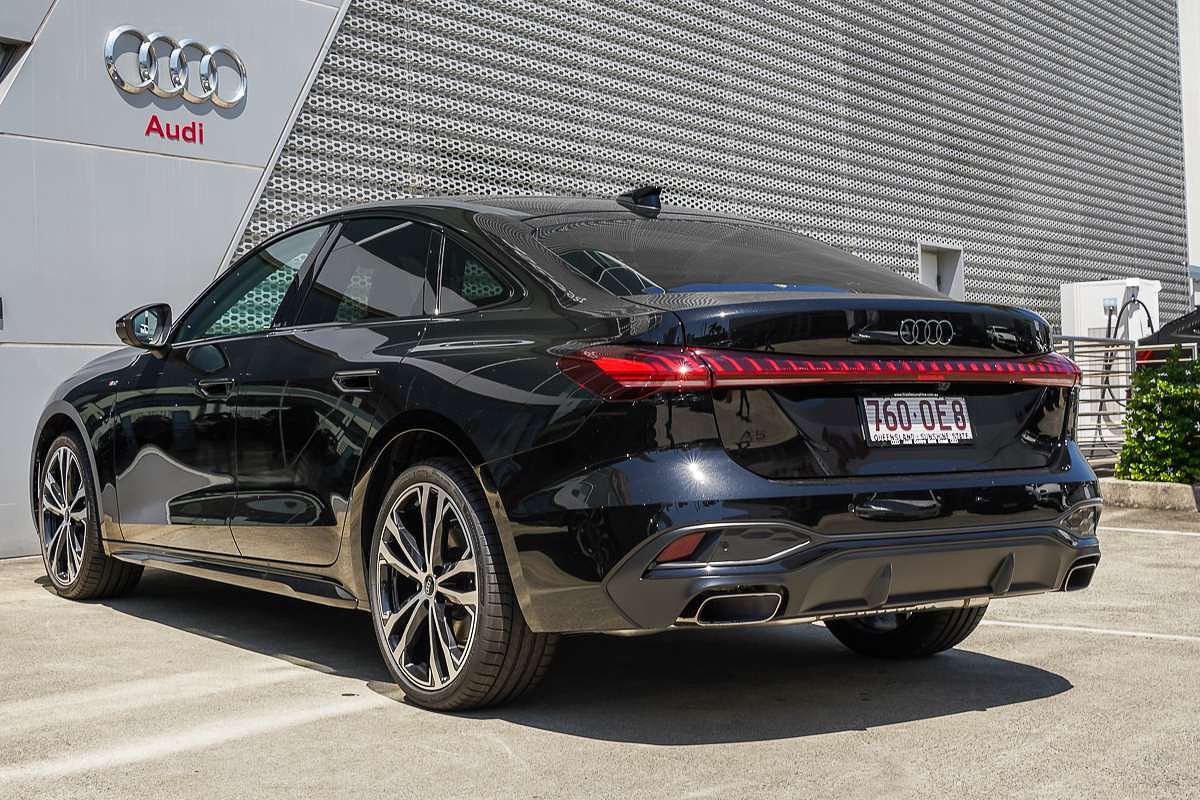 2025 Audi A5 TFSI 150kW S line B10