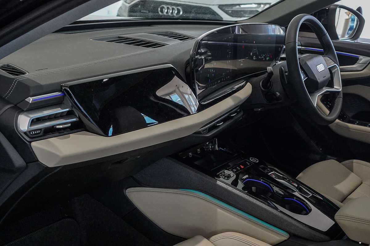 2025 Audi A5 TFSI 150kW S line B10