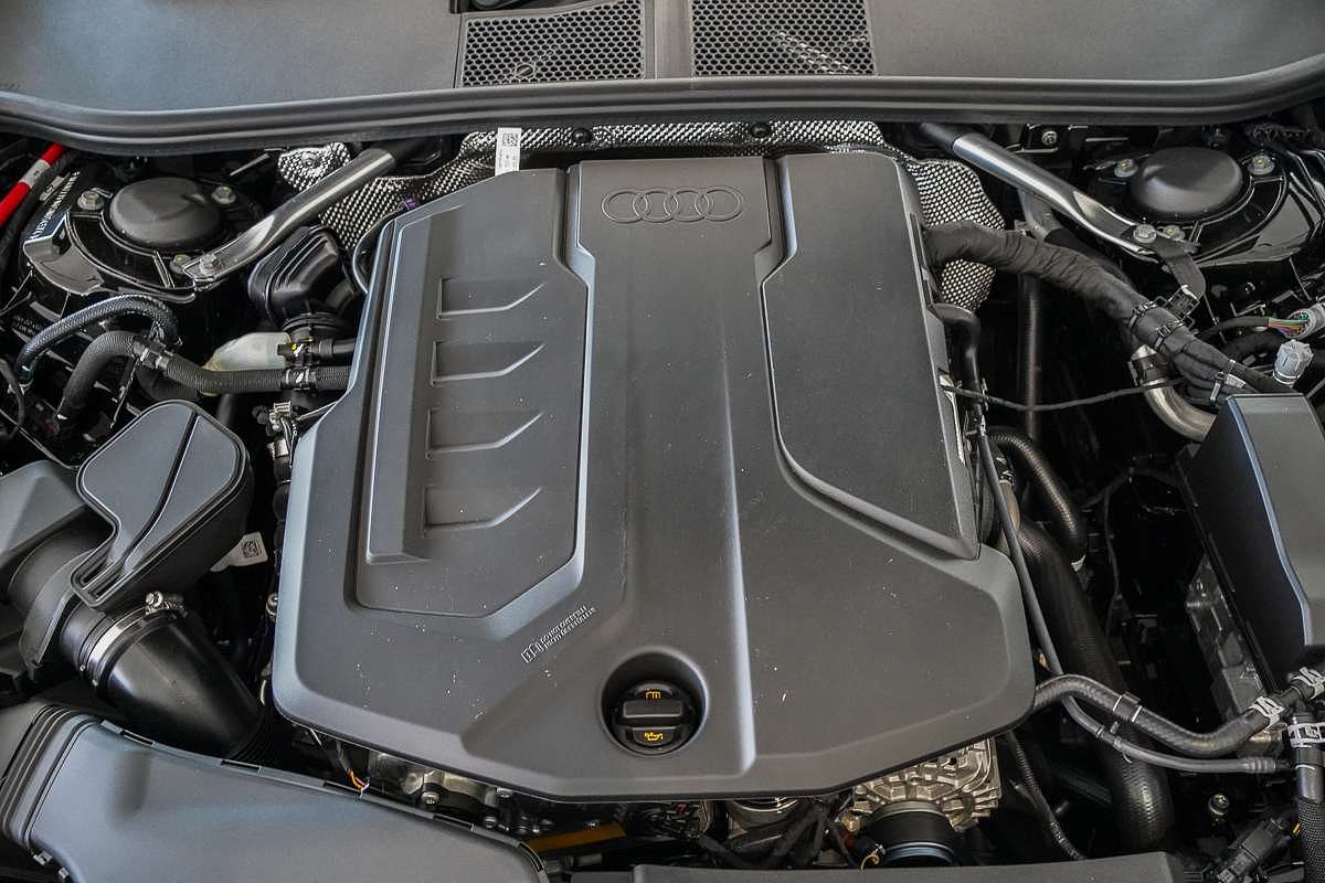 2025 Audi A5 TFSI 150kW S line B10