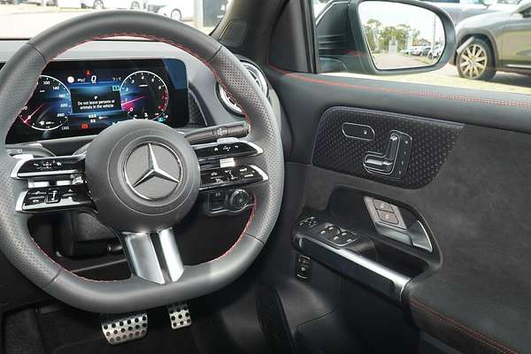 2025 Mercedes-Benz GLB-Class GLB200 X247