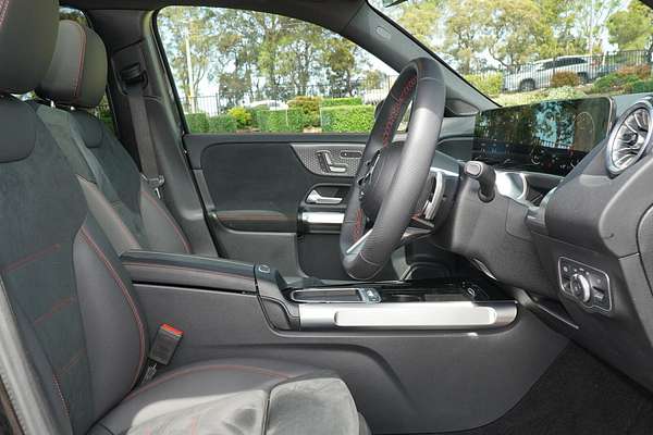 2025 Mercedes-Benz GLB-Class GLB200 X247