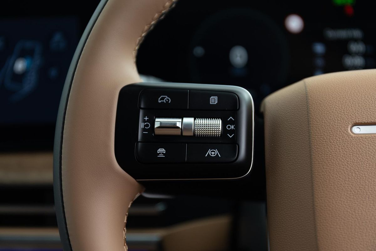 2025 Hyundai Santa Fe Hybrid Calligraphy MX5.V2