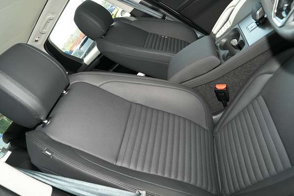 2025 Land Rover Discovery Sport P200 S L550