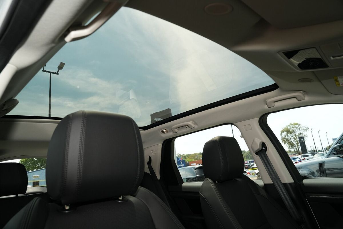 2025 Land Rover Discovery Sport P200 S L550