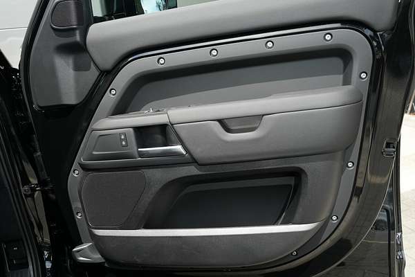 2025 Land Rover Defender 110 D250 S L663