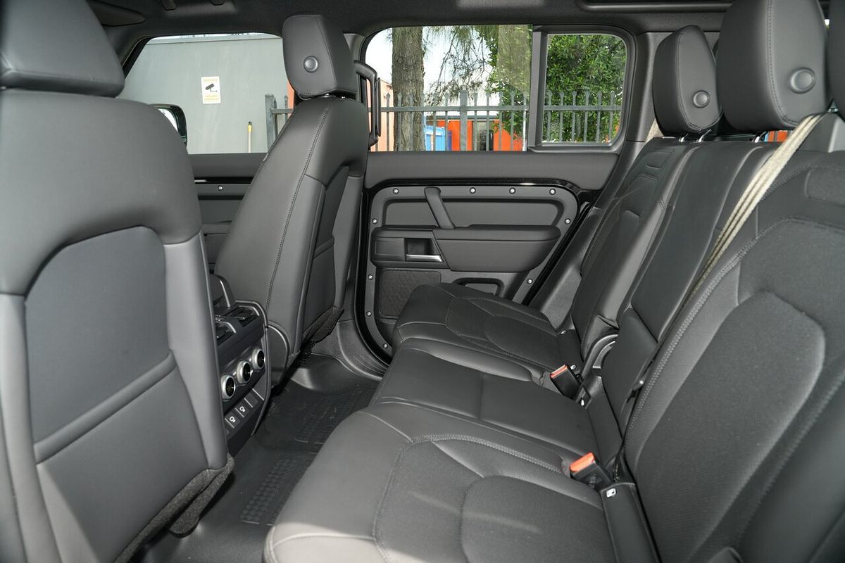 2025 Land Rover Defender 110 D250 S L663
