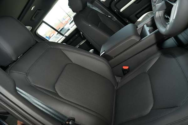 2025 Land Rover Defender 110 D250 S L663
