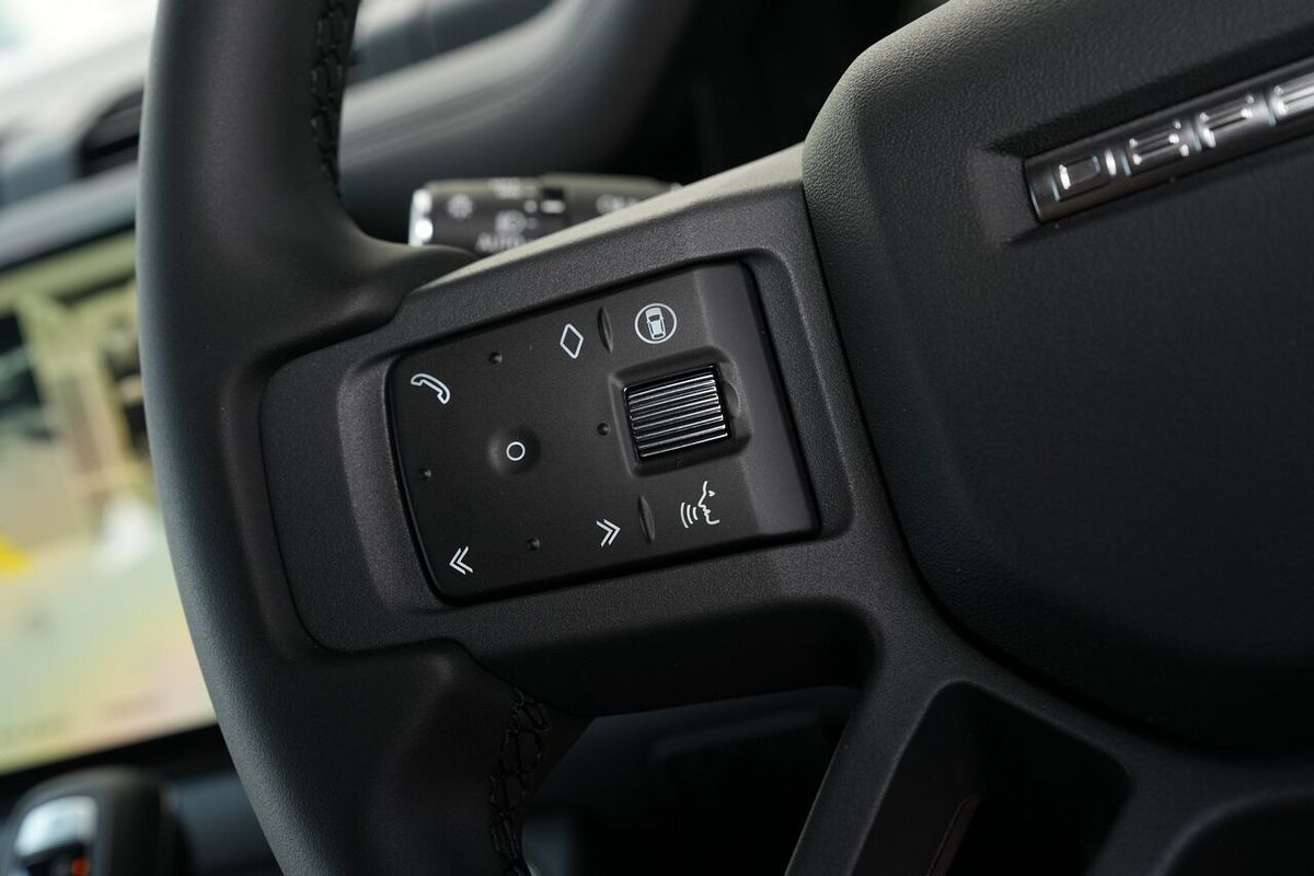 2025 Land Rover Defender 110 D250 S L663