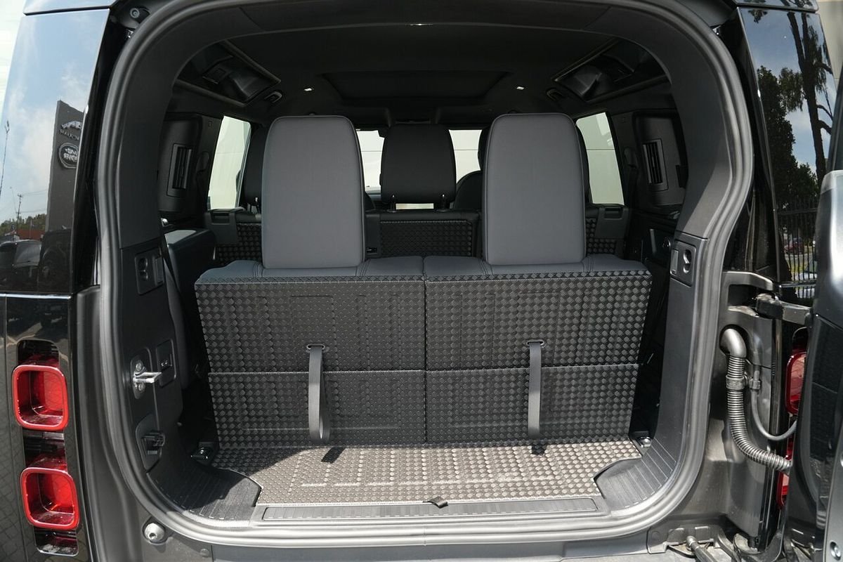 2025 Land Rover Defender 110 D250 S L663