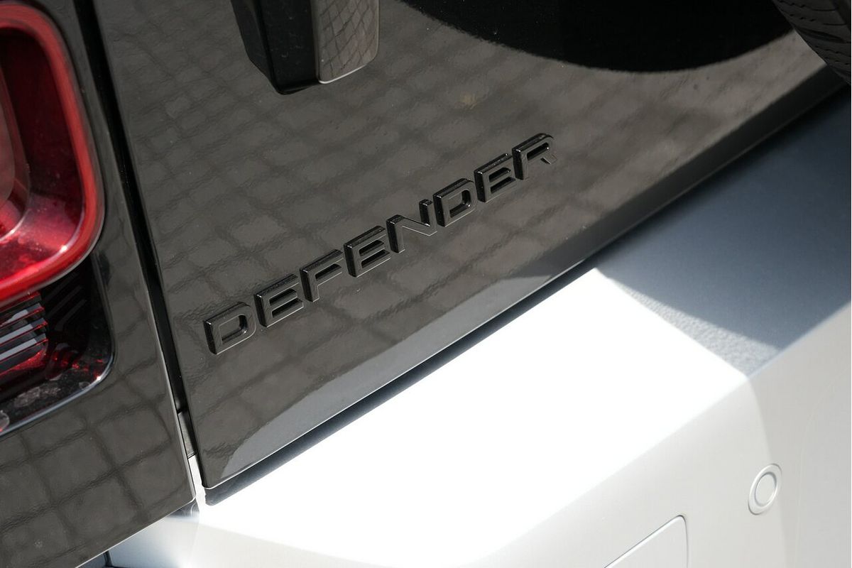 2025 Land Rover Defender 110 D250 S L663