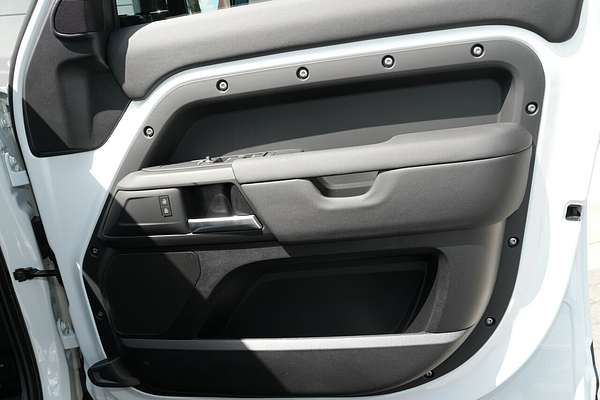 2025 Land Rover Defender 110 D250 S L663
