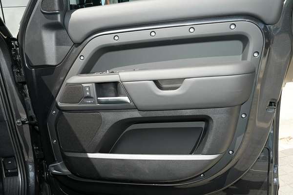 2025 Land Rover Defender 110 D350 X-Dynamic HSE L663