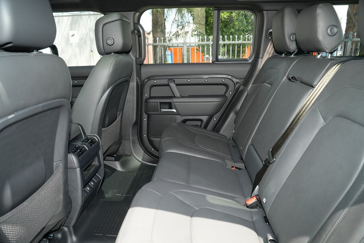 2025 Land Rover Defender 110 D350 X-Dynamic HSE L663