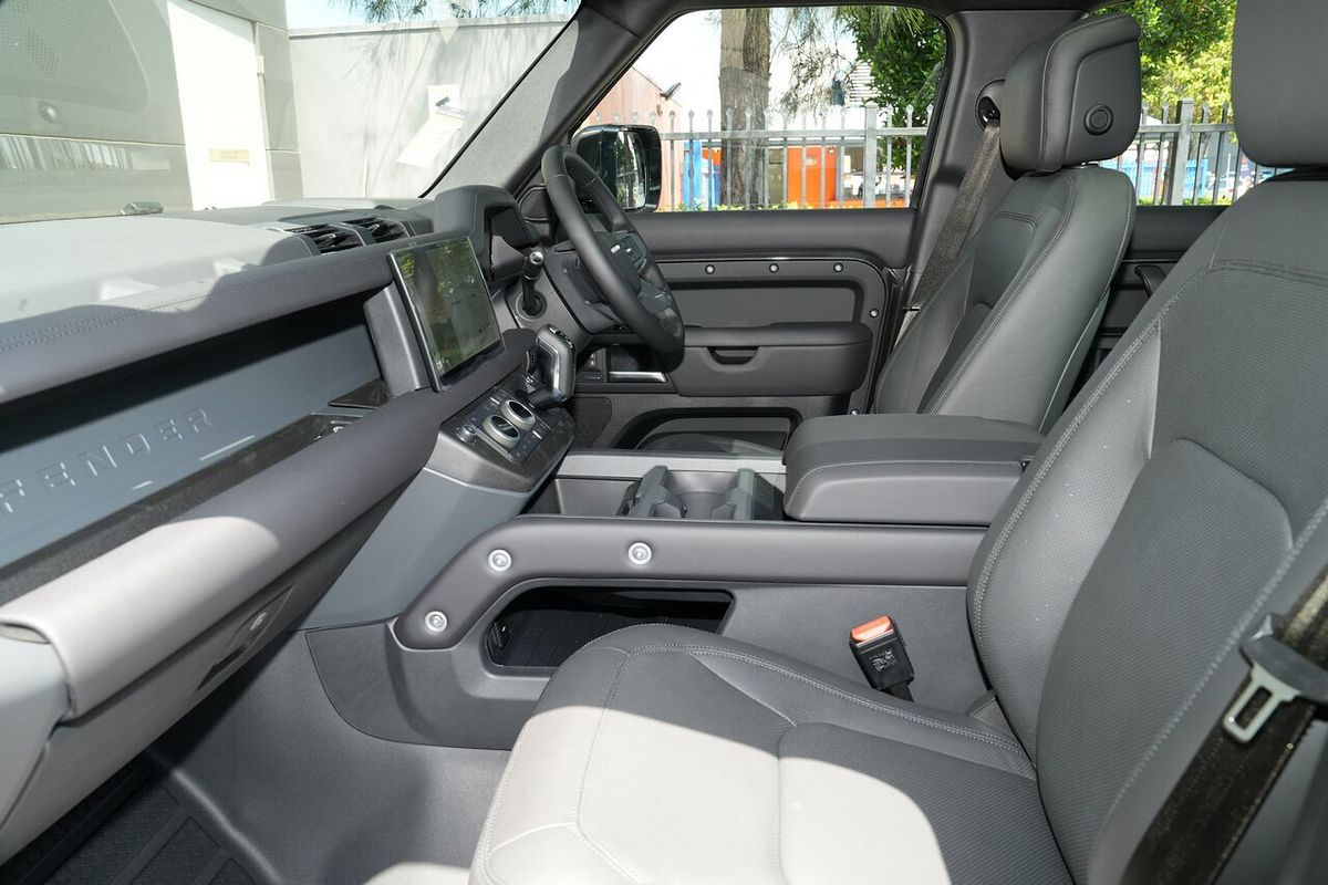 2025 Land Rover Defender 110 D350 X-Dynamic HSE L663
