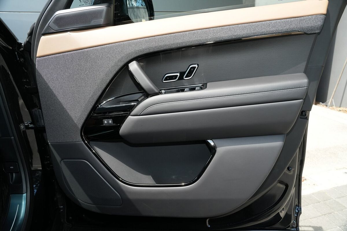 2025 Land Rover Range Rover Sport P530 Autobiography L461