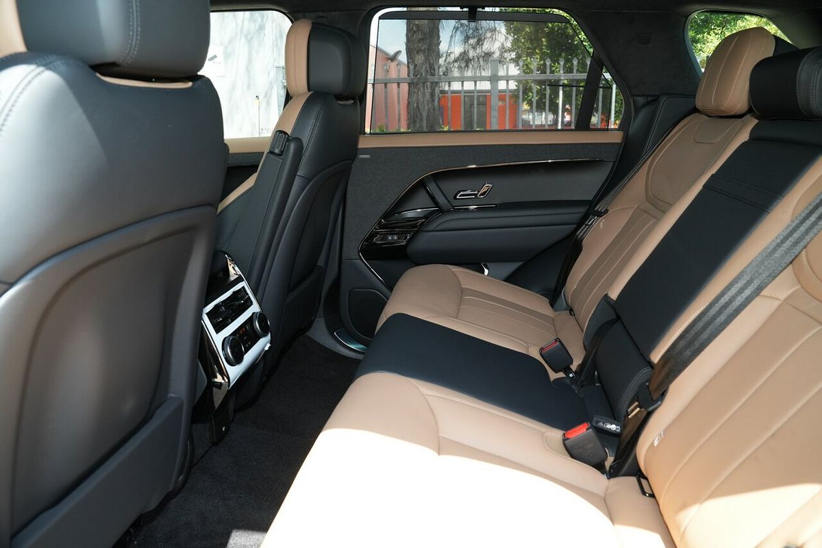 2025 Land Rover Range Rover Sport P530 Autobiography L461