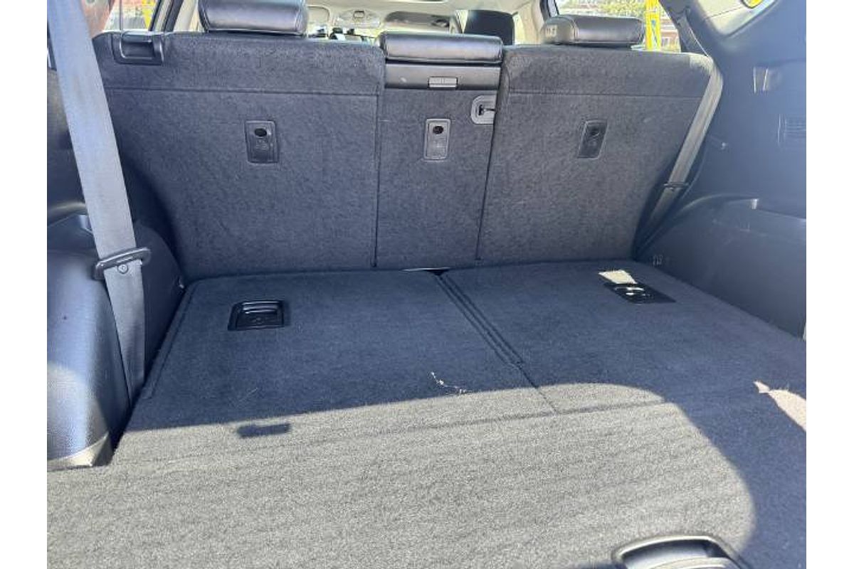 2013 Hyundai Santa Fe Highlander DM