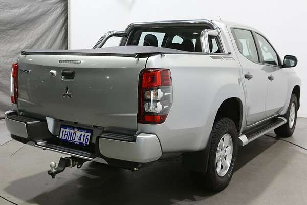 2022 Mitsubishi Triton GLX MR 4X4
