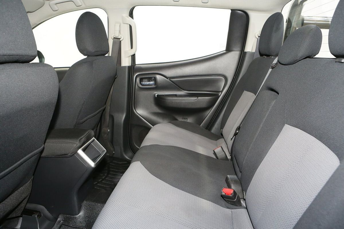 2022 Mitsubishi Triton GLX MR 4X4