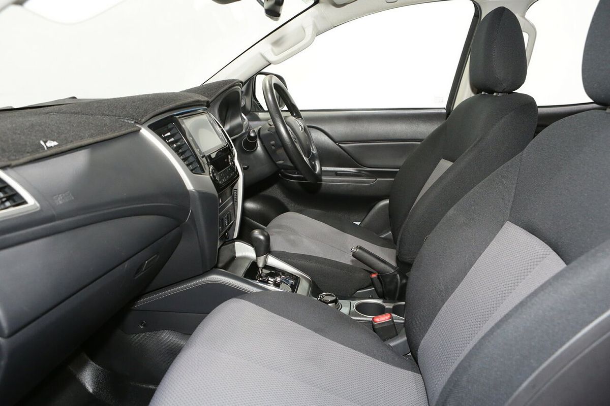 2022 Mitsubishi Triton GLX MR 4X4