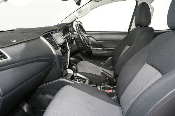 2022 Mitsubishi Triton GLX MR 4X4