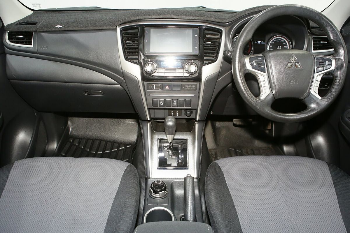 2022 Mitsubishi Triton GLX MR 4X4