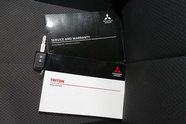 2022 Mitsubishi Triton GLX MR 4X4