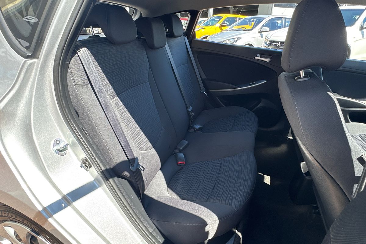 2015 Hyundai Accent Active RB2