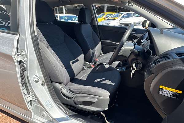 2015 Hyundai Accent Active RB2
