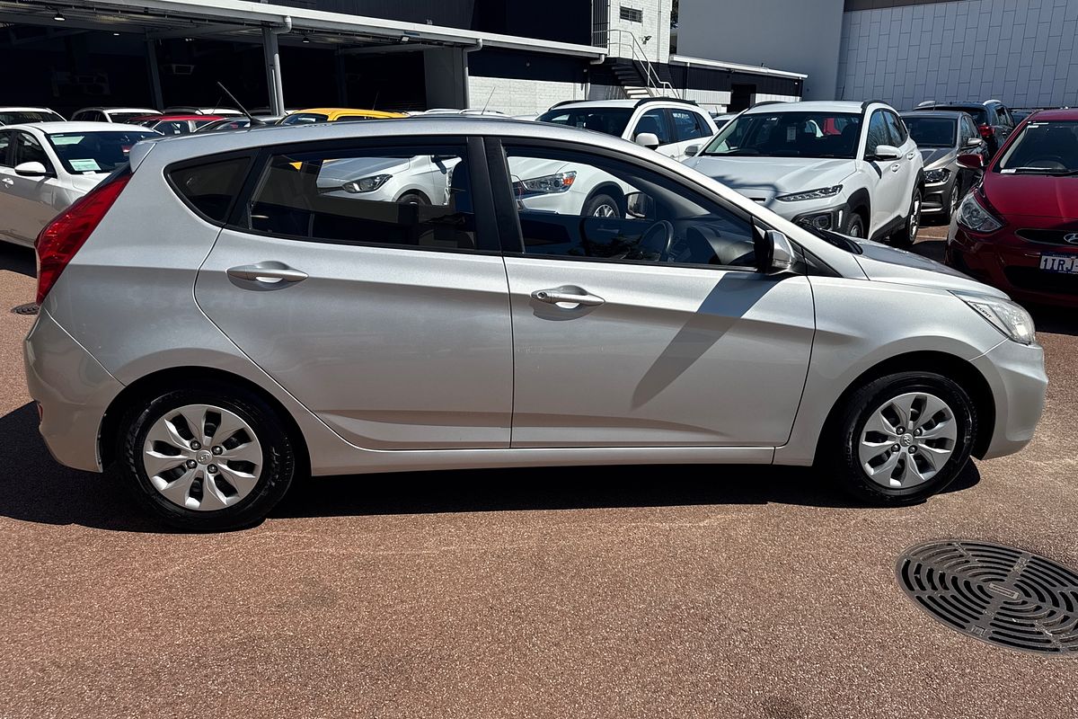 2015 Hyundai Accent Active RB2