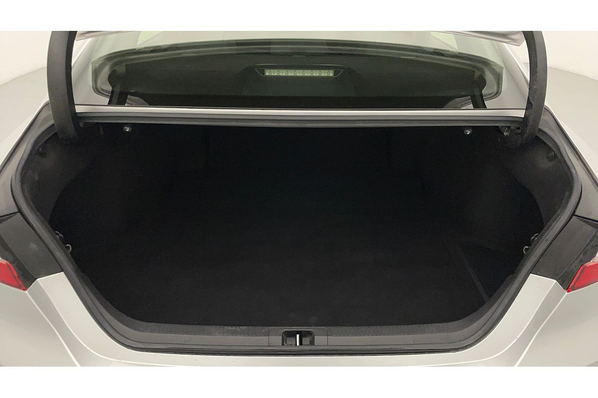 2018 Toyota Camry Ascent AXVH71R