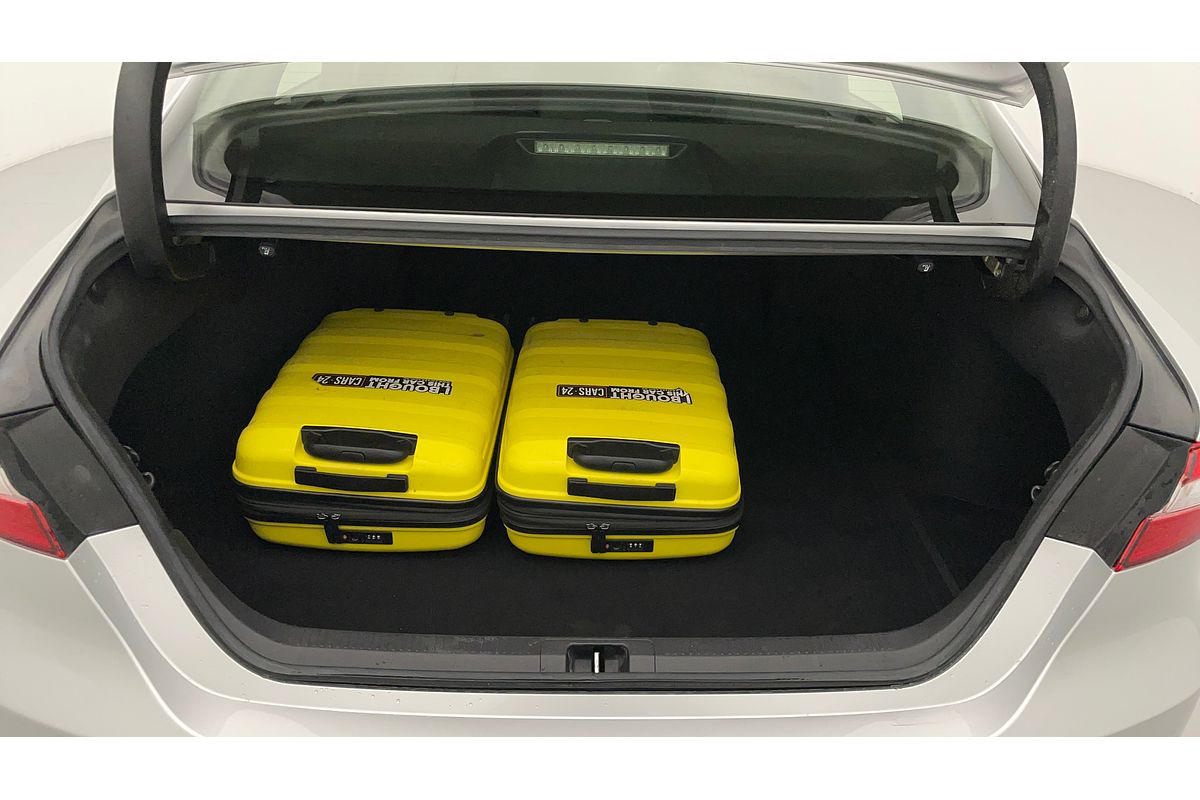 2018 Toyota Camry Ascent AXVH71R