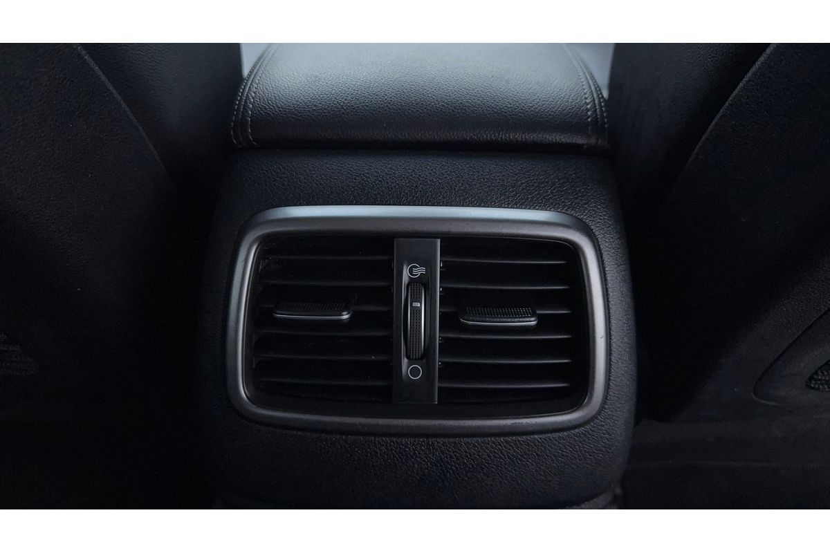 2017 Kia Sorento SLi UM